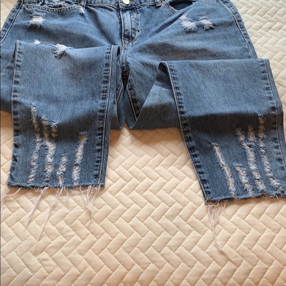 Distressed Jeans - Picture 2 of 4